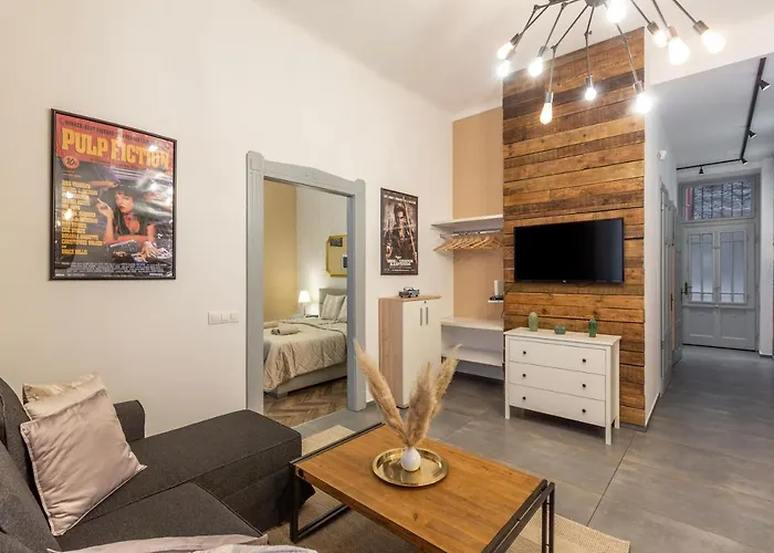 Quentin With Sauna Next To The New York Cafe Budapesta